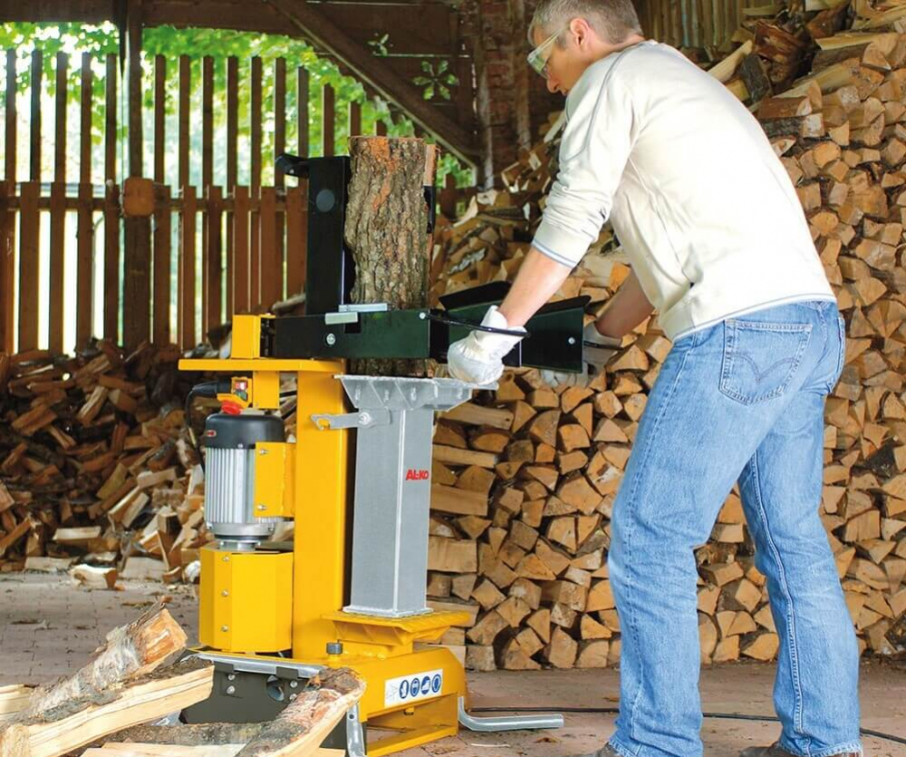 Да се подготвим за зимата с цепачка за дърва AL-KO LHS 6000